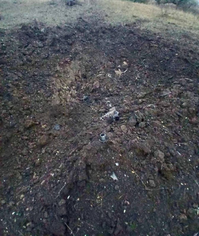 У Дніпровському районі вчора ввечері стався удар ворожого снаряду