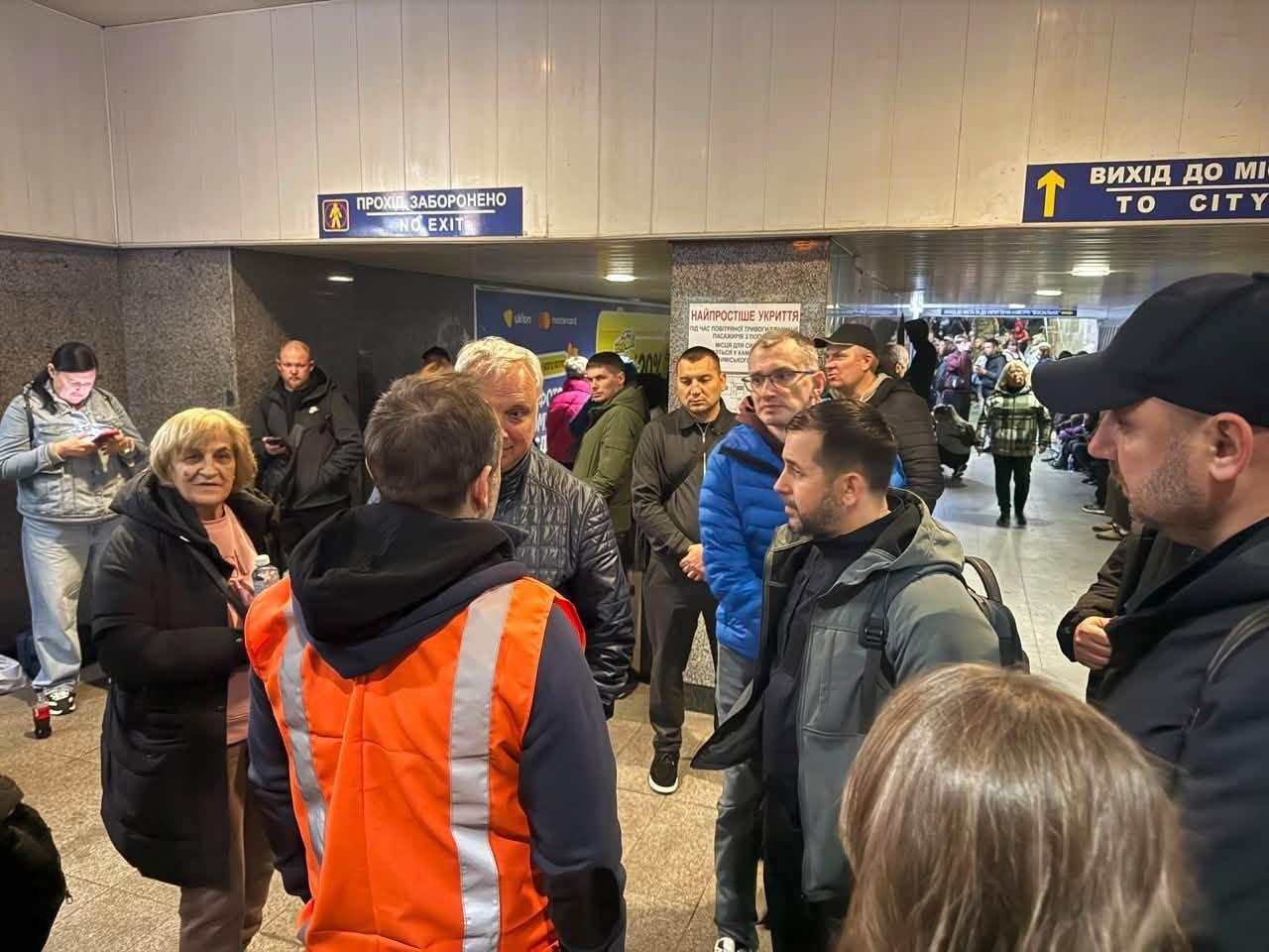 Second strike against the Dnipro train station: what will happen to passengers and tickets